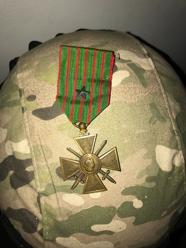 Medalla Francesa Cruz De Guerra Del Combatiente  Lxx