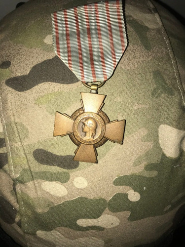 Medalla Francesa Cruz Del Combatiente  Lxx