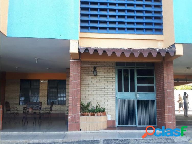 Apartamento Venta La Mata 20-2826 JM