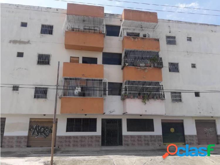 Apartamento en Venta Centro -Oeste de Barquisimeto 20-18249