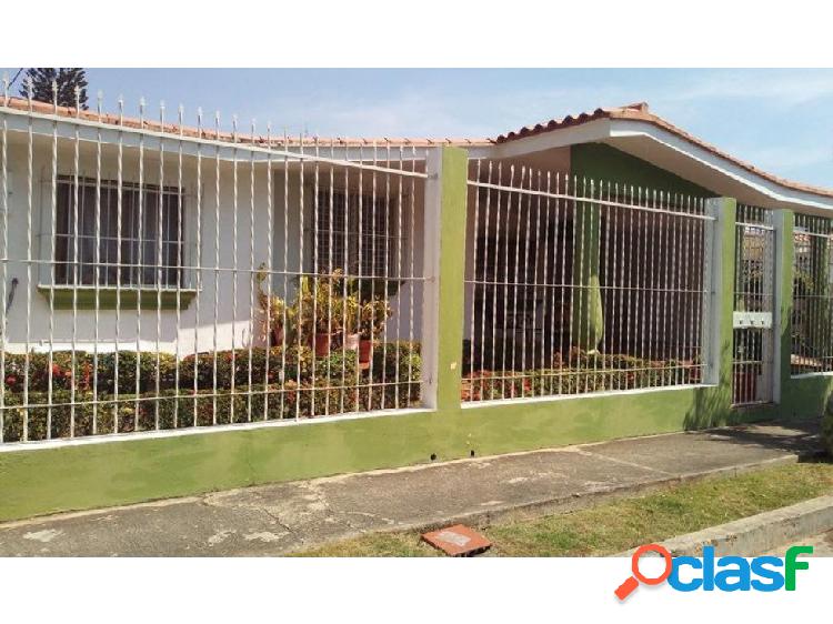 Julio Latouche 04242994256 Casa en La Esmeralda 20-2819 vjjl