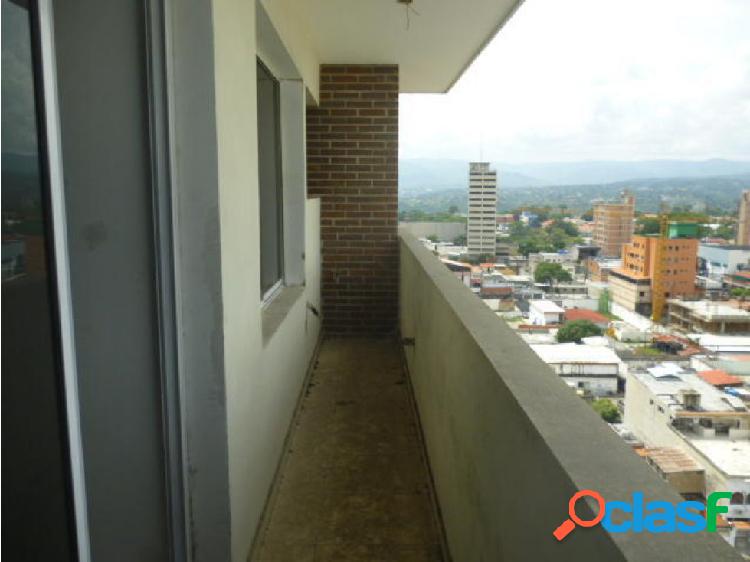 Junior Alvarado Vende Apartamento en Barquisimeto RAH20-3321