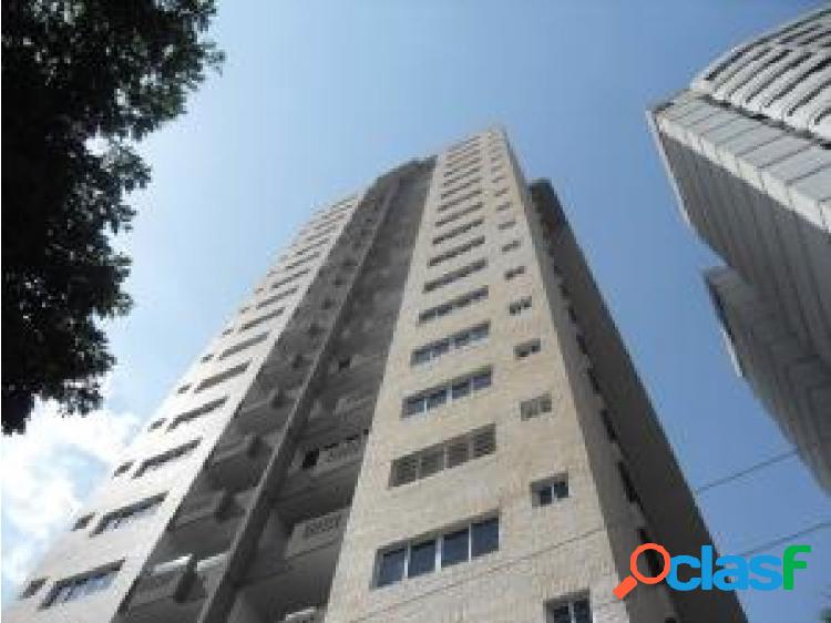 Se vende apartamento en Las Chimeneas 20-11420 opm