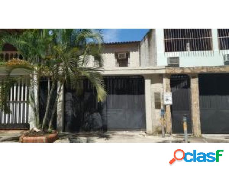 Se vende casa en Sabana Larga 20-8027 opm