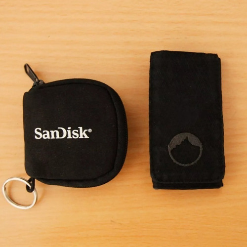 Porta Tarjetas Sandisk Y Porta Tarjetas Lowepro