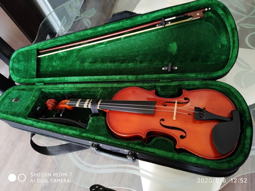 Violin 4/4 Marca Nobre Con Estuche Original Y Hombrera