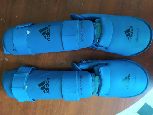 Canilleras De Karate adidas Talla M