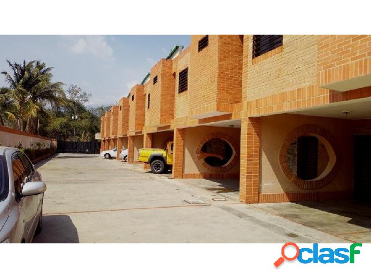 JULIO LATOUCHE 04242994256 VENTA TOWNHOUSE 20-2002 $JJL