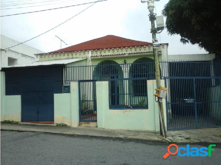 Se vende casa 170m2 4h/2b/1p Mariperez