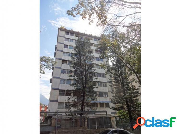 Se vende local 81m2 Los Caobos