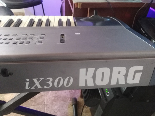 Teclado Korg Ix300