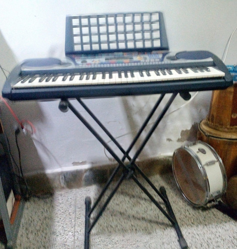 Teclado Yamaha Psr-260 Con Base Usado