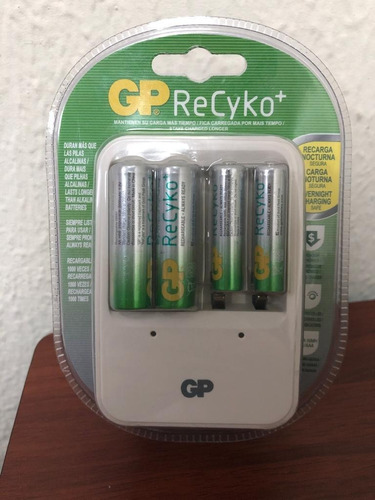 Mini Cargador Batería Gp Recyko 2xaa mah / 2xaaa 800mah