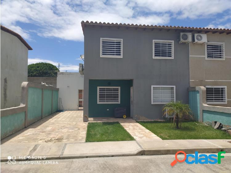 Casa En Venta La Piedad Norte Cabudare 20-21956 AJ