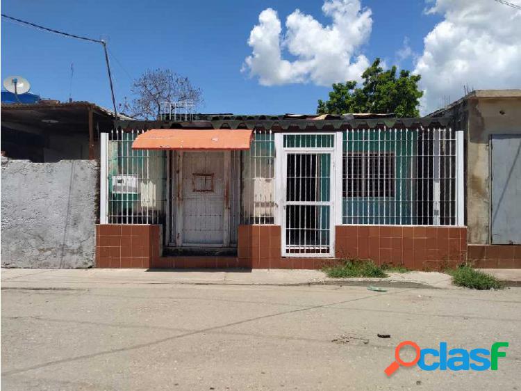 Casa con local en venta Coropo