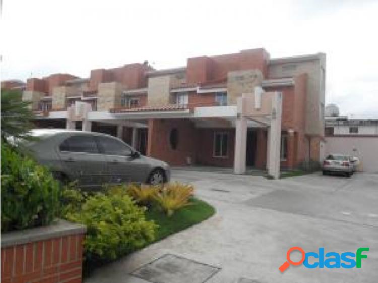 En venta Townhouse en Valles de Camoruco 20-22405 OPM