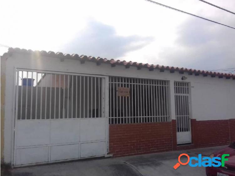 Junior Alvarado Vende Casa en Cabudare RAH20-2803