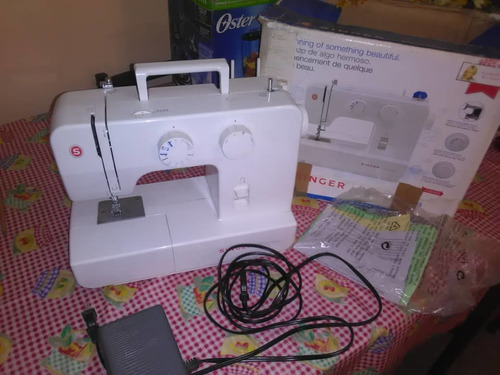 Máquina De Coser Singer Promise Como Nueva