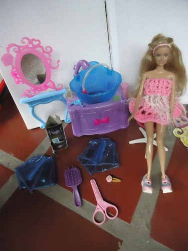 Muñeca Barbie Original, Con Set De Peluqueria Y Accesorios
