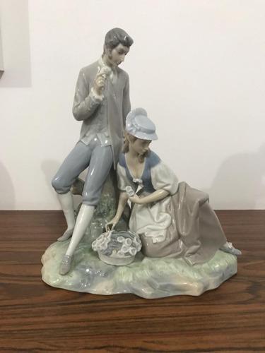 Figura Porcelana Lladro Pareja Galante Campestre