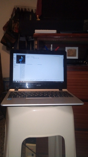 Laptop Acer Modelo E-11