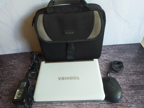 Vendo Minilaptop Marca Toshiba Nb305 Usada.