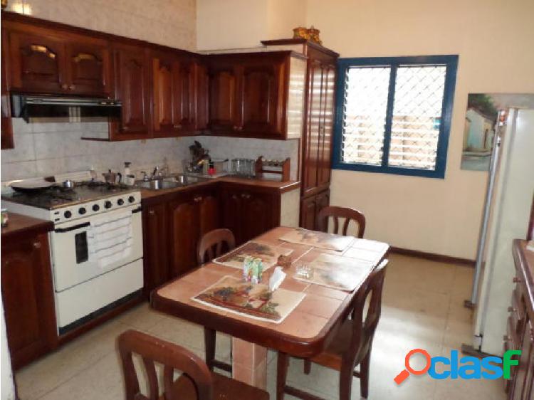 Casa en Venta en Barquisimeto Rotaria, AL 20-3416