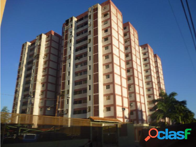 Junior Alvarado Vende Apartamento en BQTO RAH:20-22898 ?