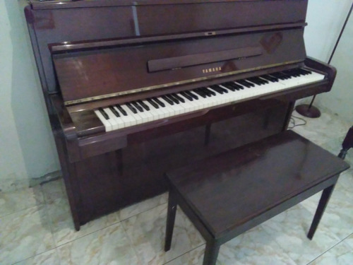 Piano Vertical De Pared Yamaha