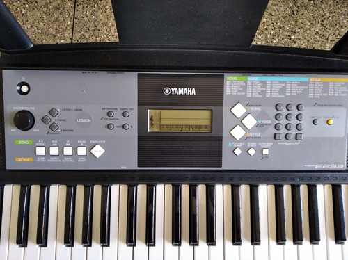 Teclado Yamaha. 61 Teclas.