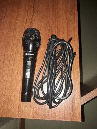 Micrófono Profesional Alambrico Ideal Para Karaokes.