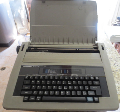 Maquina De Escribir Marca Panasonic Dañada