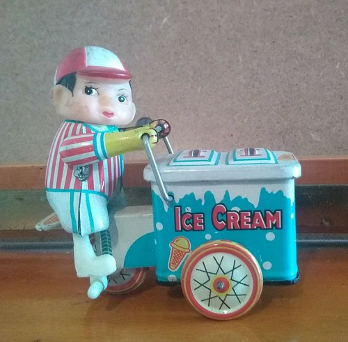 Vendedor De Helados Juguete De Hojalata Vintage Funciona