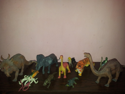 Dinosaurios De Plastico Resistente