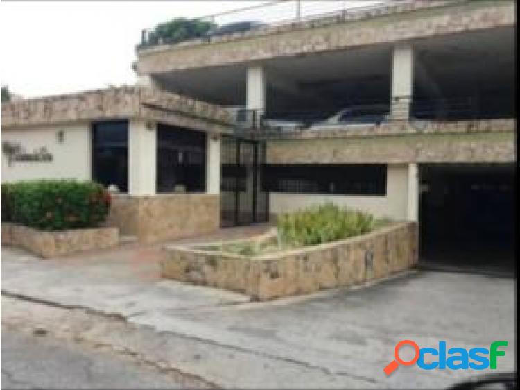 Apartamento en Venta: Campo Alegre Valencia Cod 20-23173 OPM