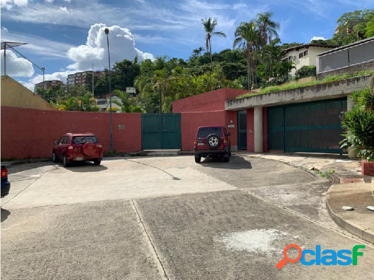 Se vende casa 550m2 2h/2b/9p Colinas de Tamanaco