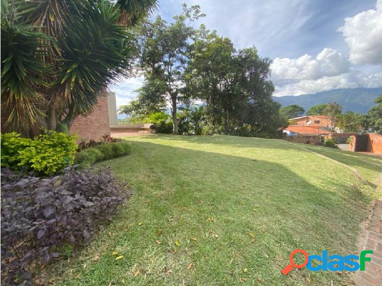 Se vende casa 580m2 5h+s/6b/11p Cerro Verde