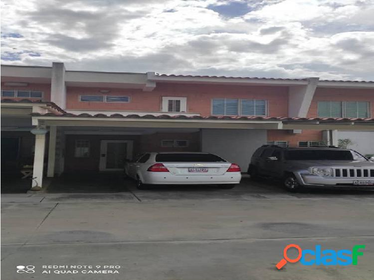 Town House en conjunto residencial Doral Park, Mañongo