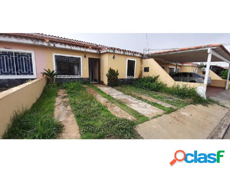 Casa en Alquiler La Mora 20-21451 RM