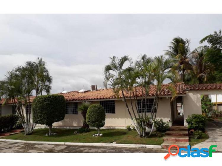 Casa en Venta Barquisimeto Villa del Este II, AL 20-1686