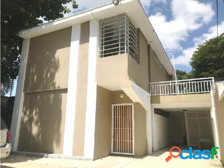 Se vende casa 353m2 3h/3b/5p Los Palos Grandes