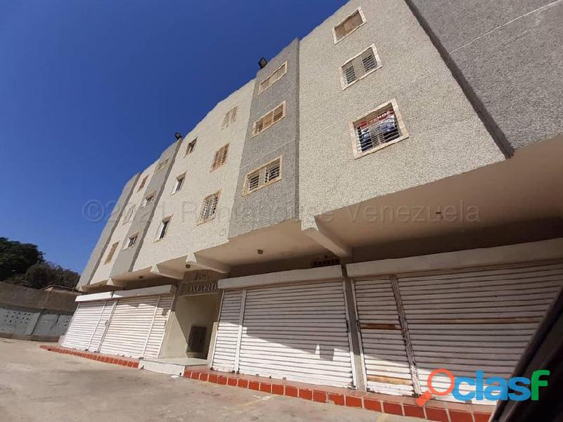 Venta de Apartamento en Resd Oxfort Sector Las Tarabas