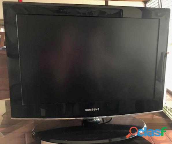 Televisor Negro Samsung De 21 A 22 Pulgadas Dañado