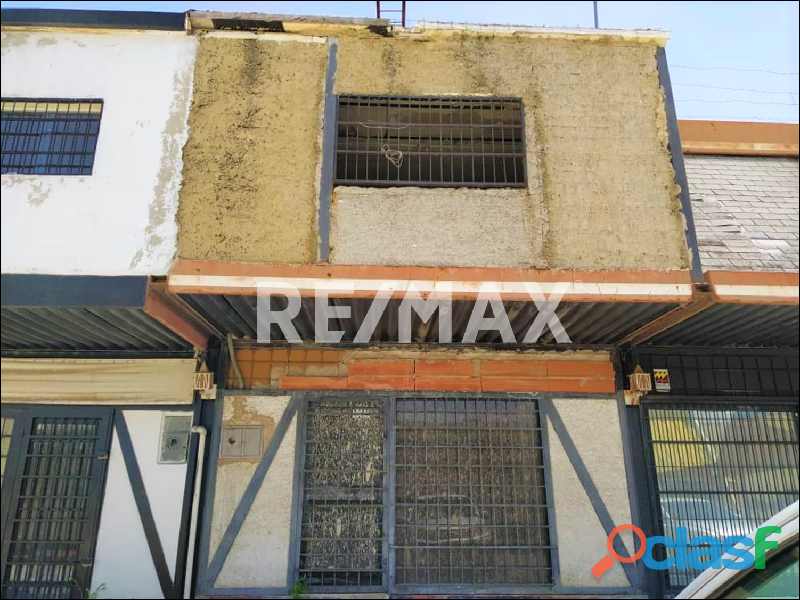 RE/MAX PARTNERS Vende Local en remodelación en el Big Low