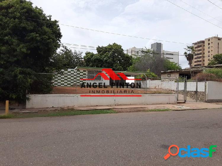 CASA COMERCIAL EN VENTA EN LA LAGO EN MARACAIBO ZULIA