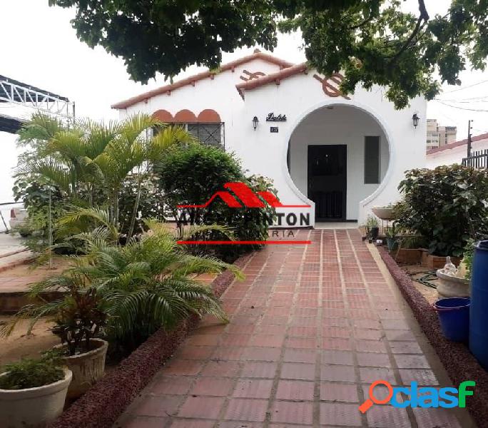 CASA EN VENTA CALLE FALCON MARACAIBO API 372