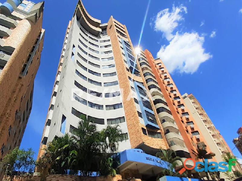 RE/MAX PARTNERS Vende Apartamento en Residencias Holiday