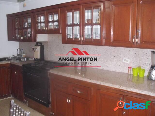 CASA EN VENTA EN CONJUNTO CERRADO EN POMONA EN MARACAIBO