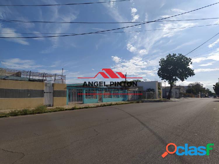 CASA COMERCIAL EN VENTA MONTE BELLO MARACAIBO API 708