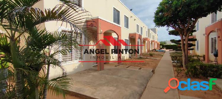 TOWNHOUSE EN VENTA EN CAMINOS A LA LAGUNITA MARACAIBO API